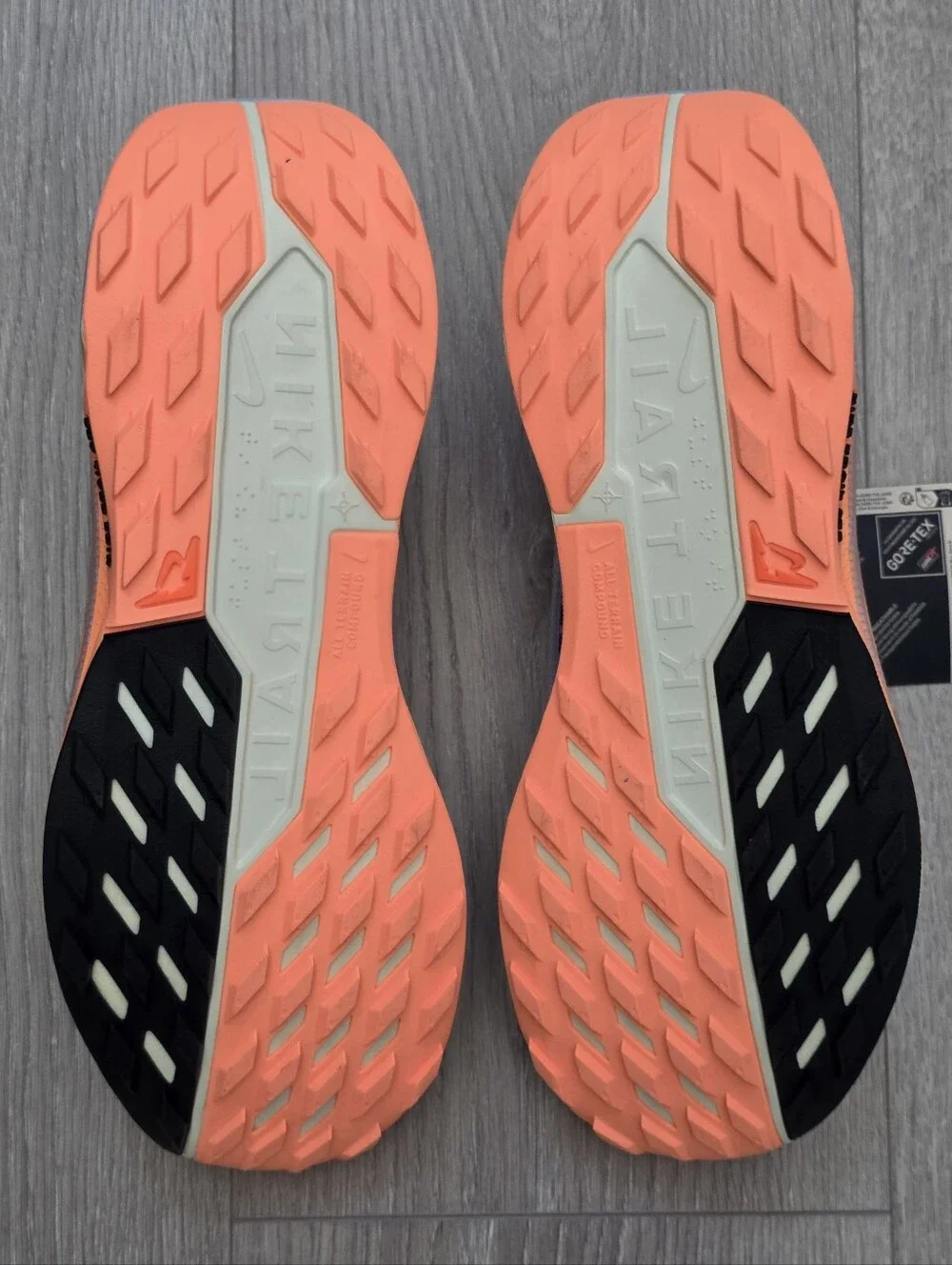 Nike Pegasus Trail 5 GORE-TEX Waterproof Trail Running Shoe FQ0912-011 Womens 10